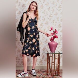 Urban Outfitters Betsy Floral Tie front Midi Dress